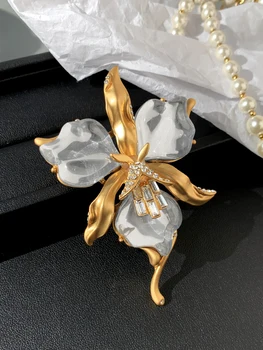 Реколта брошка-корсаж с цвете орхидея от месинг и стъкло за жени, Дамски бижута 2023, Новите Аксесоари от Френската Корея на Едро